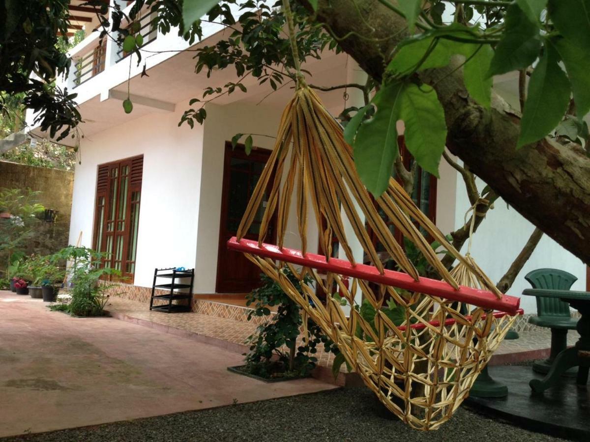 Happy Villa Hikkaduwa Bagian luar foto