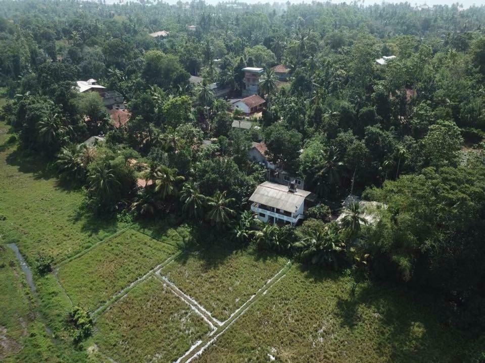 Happy Villa Hikkaduwa Bagian luar foto